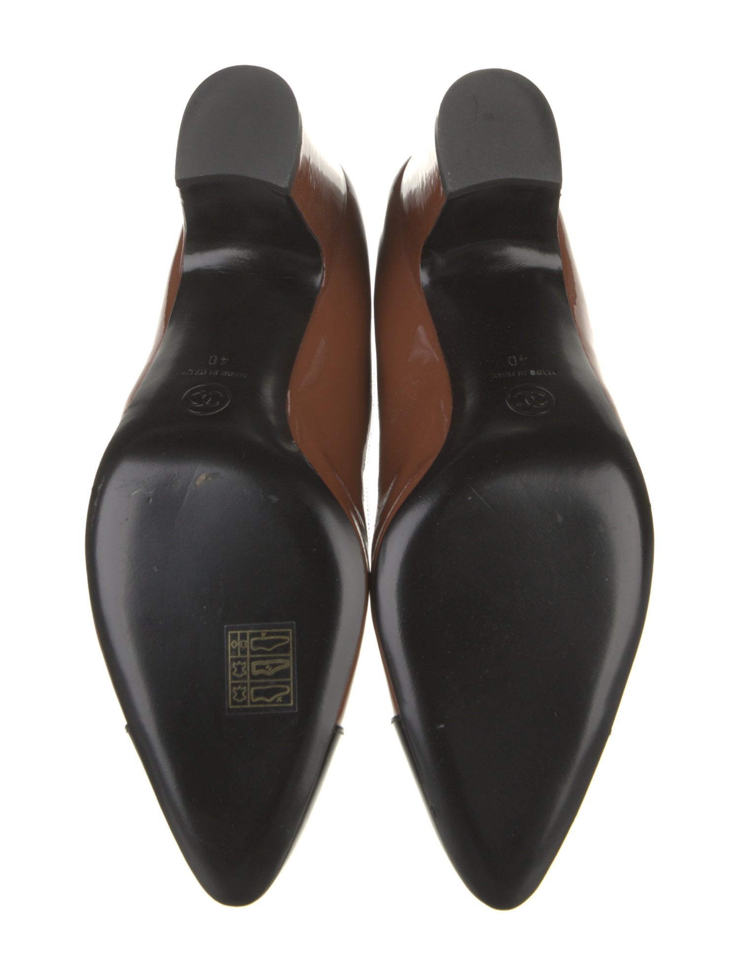 Chanel Interlocking CC Logo Patent Leather Pumps